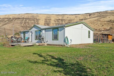 937RestHavenRd-5