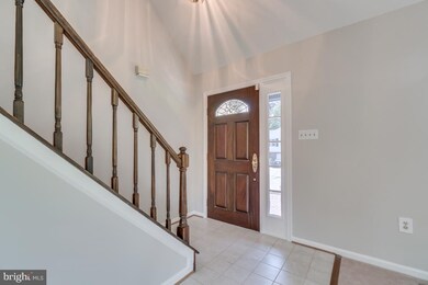 9704 Walthorne Ct, Burke, VA 22015 - photo 4
