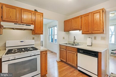 608 Knightsbridge Dr, Hagerstown, MD 21740 - photo 7