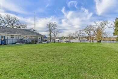 129 Blackfoot Trail, Lake Kiowa, TX 76240 - photo 7