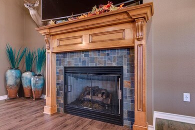 65 Hannah Cir, Wake Village, TX 75501 - photo 6