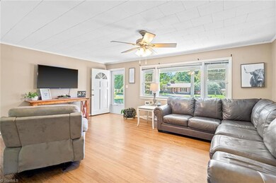 5172 Ridgeview Rd, High Point, NC 27263 - photo 6