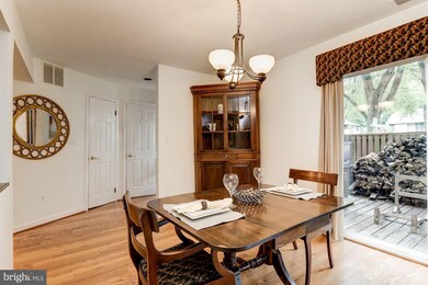 5481 Ring Dove Ln, Columbia, MD 21044 - photo 2