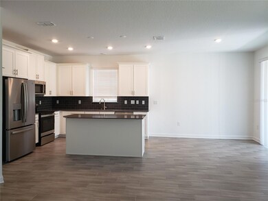 5640 Quiet Palm Loop, Saint Cloud, FL 34771 - photo 3