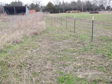 1217 County Road 4215, Bonham, TX 75418 - photo 7