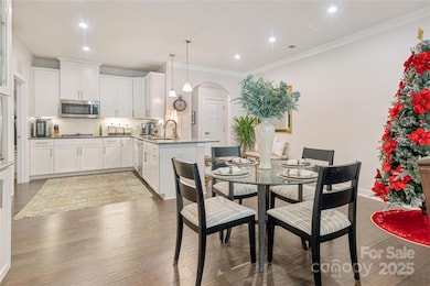 5812 Barrowlands Ct, Charlotte, NC 28210 - photo 3