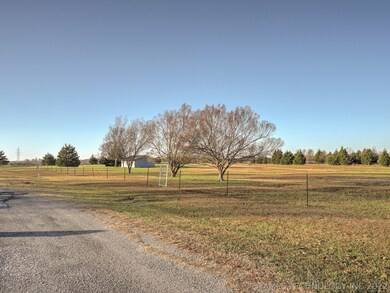 The acreage is situated at the end of N. 140th E P