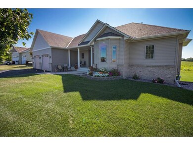 1-Front-MapleLake-9581