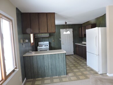 1714 Papoose Rd, Carpentersville, IL 60110 - photo 2