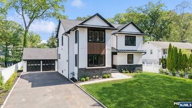 890 Oradell Ave, Oradell, NJ 07649 - photo 2