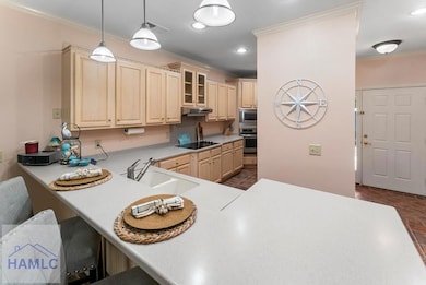 Dining/Kitchen