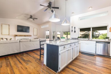 4420 E Vista Dr-13