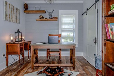 3rd bedroom has been opened up with double barn do