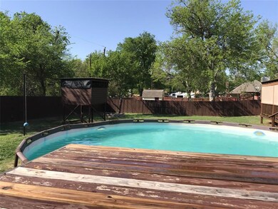 349 Huggins Dr, Springtown, TX 76082 - photo 5