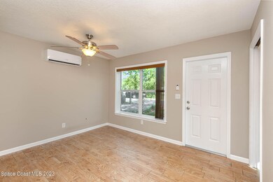 827 Kanawha Living Room4