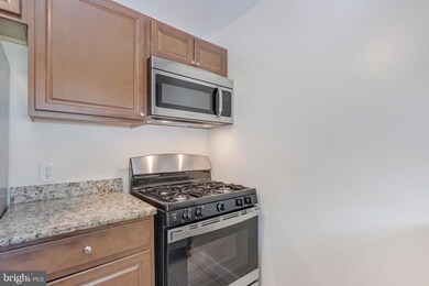 6304 Carrington Ct, Capitol Heights, MD 20743 - photo 4