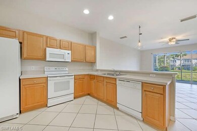 925 Hampton Cir unit 105, Naples, FL 34105 - photo 6