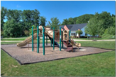 925 Cimarron Oval, Aurora, OH 44202 - photo 4