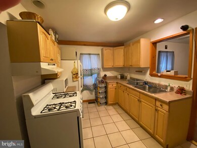 604 Maddock St, Crum Lynne, PA 19022 - photo 7