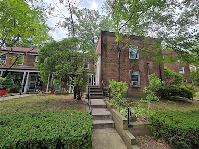 150-14 Geothals Ave unit 45F, Briarwood, NY 11435 - photo 6