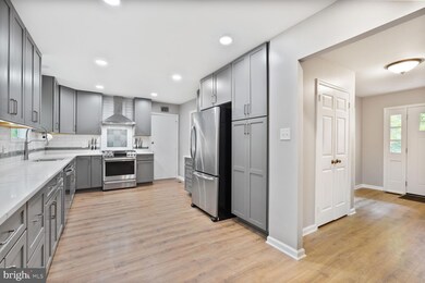 6507 Tiburon Ct, Springfield, VA 22152 - photo 7