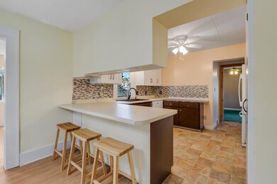 Convenient breakfast bar