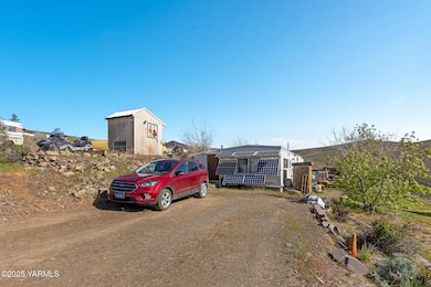 18901 Tieton Dr, Yakima, WA 98908 - photo 2