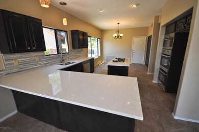 Kitchen (1 of 7)