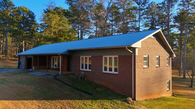 566 Yow Mill Rd, Toccoa, GA 30577 - photo 4