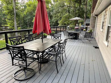 1200 sqr ft deck
