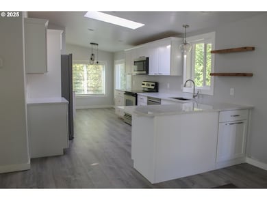 1655 S Elm St, Canby, OR 97013 - photo 4