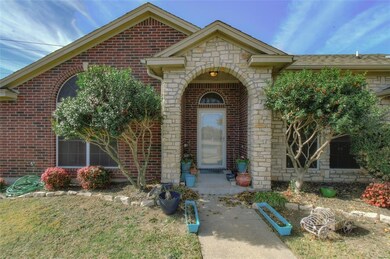 213 Waverly Ct, Weatherford, TX 76085 - photo 2