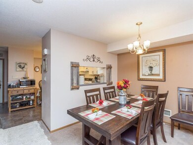 1200 Daleview Dr unit 2, Marion, IA 52302 - photo 7