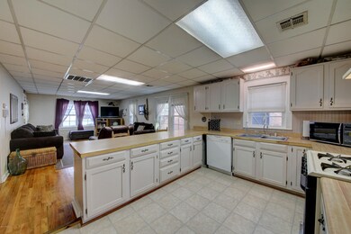 Walter-kitchen2