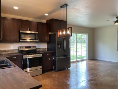 656 Pleasant Valley Rd, Merlin, OR 97532 - photo 7