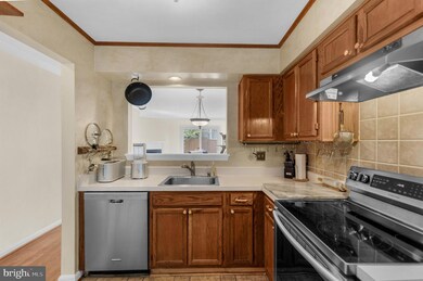 12821 Mill Brook Ct, Woodbridge, VA 22192 - photo 7