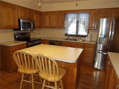 2927 Loveland Ave, Erie, PA 16506 - photo 4