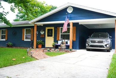 703 N Disston Ave, Tavares, FL 32778 - photo 2