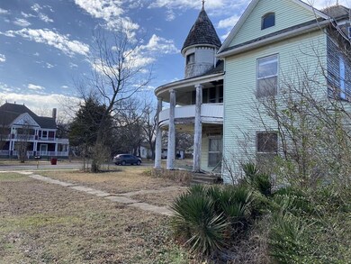 400 W Grand St, Whitewright, TX 75491 - photo 5