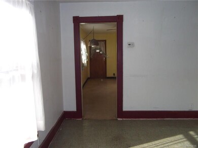 dining room into kitchen