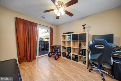 18180 Windsor Hill Dr, Olney, MD 20832 - photo 5