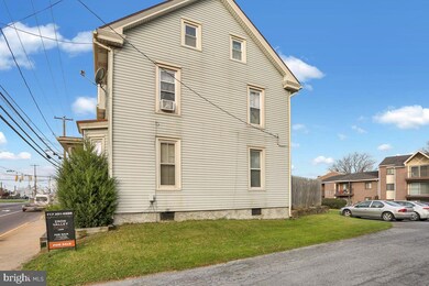 273 W Main St, New Holland, PA 17557 - photo 6