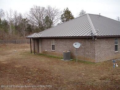 895 Bennett Cir, Byhalia, MS 38611 - photo 3