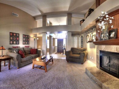 005_LIVING ROOM
