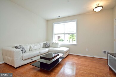 42599 Hollyhock Terrace unit 42599, Brambleton, VA 20148 - photo 3