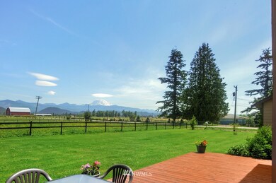 Farm setting with views views views!