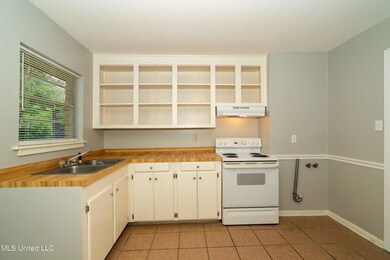 264 Alexander Rd unit 7, Long Beach, MS 39560 - photo 3