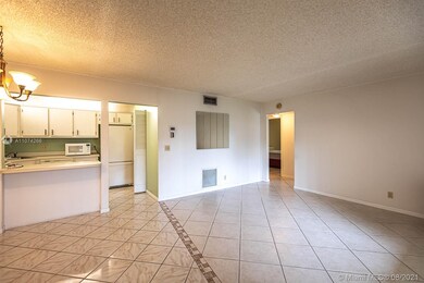109 Lake Pine Cir unit D-1, Greenacres, FL 33463 - photo 3