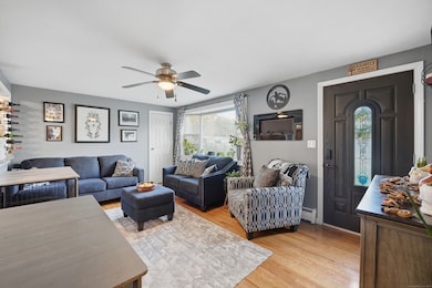 32 Magnolia Dr, Enfield, CT 06082 - photo 5