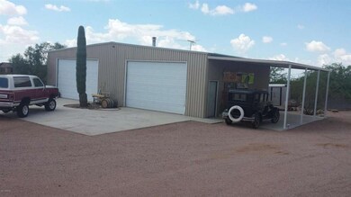 Huge Detached Garage